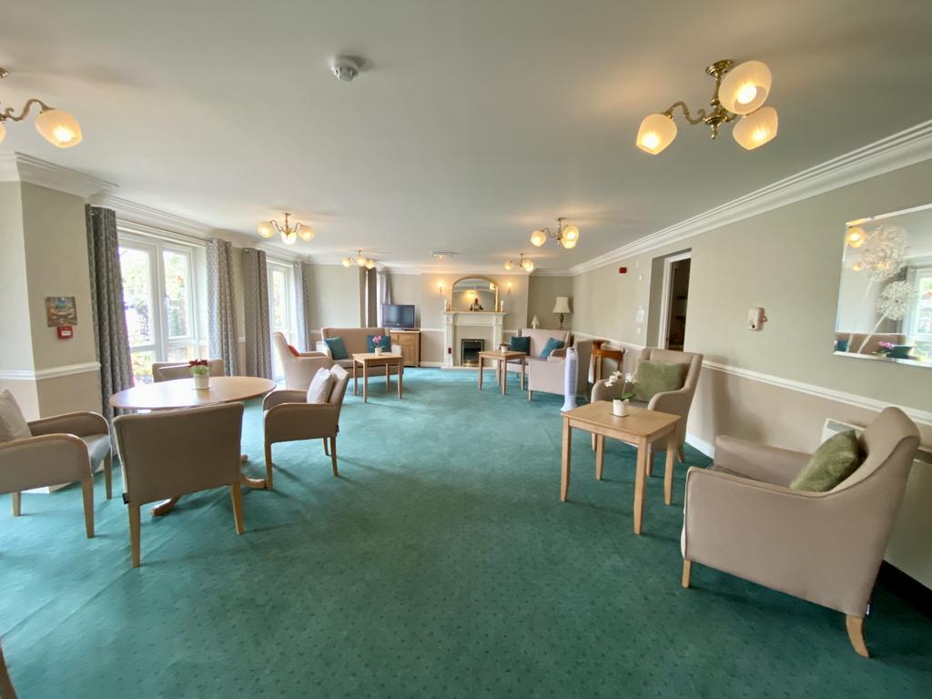 R Residents Lounge.JPG