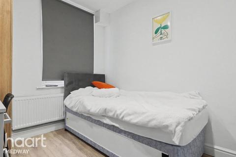 1 bedroom in a house share to rent, Cuxton Road, ROCHESTER