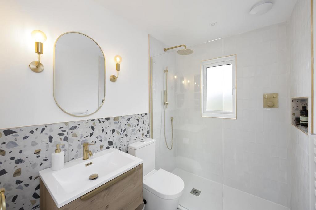 Family Shower Room