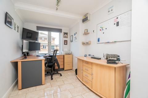 4 bedroom detached house for sale, Tidbury Close, Woburn Sands, Milton Keynes, MK17