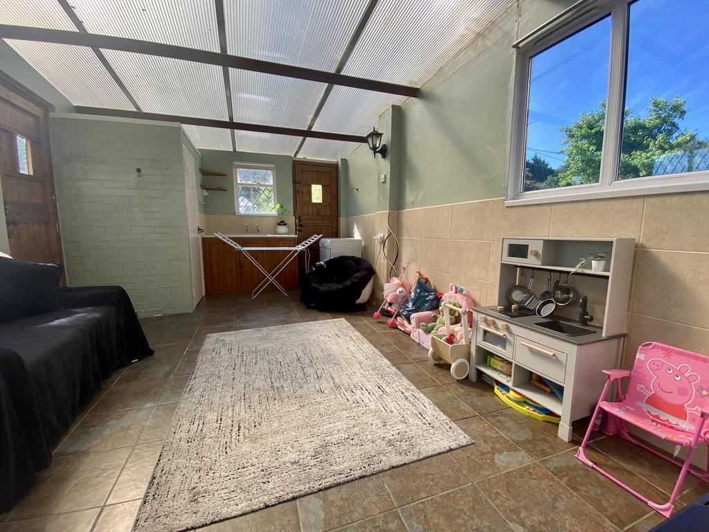 Fairlee sun room
