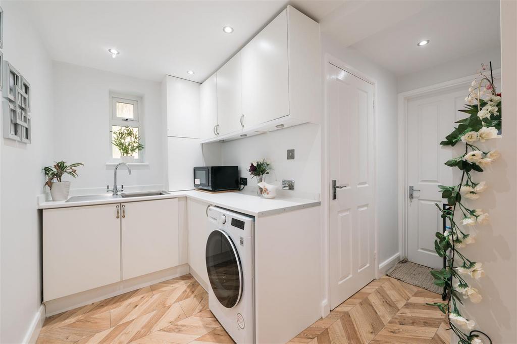 27 Coleridge Close-14.jpg
