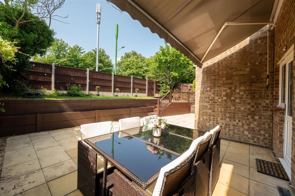 27 Coleridge Close-23.jpg