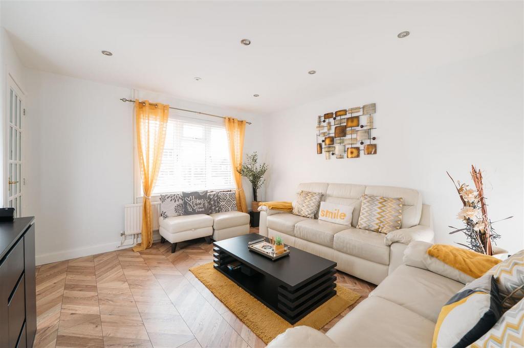 27 Coleridge Close-02.jpg