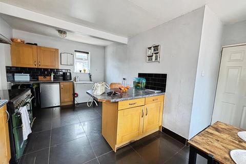 3 bedroom semi-detached house for sale, Grayswood Crescent, Bradford BD4