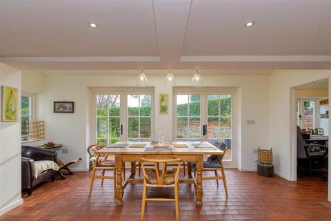 Milton Cottage The Hamlet, Gallowstree Common, Reading, RG4 9BU
