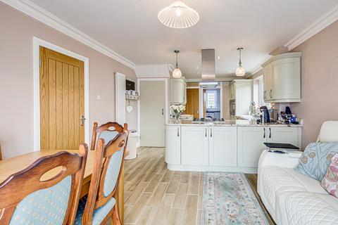 4 bedroom detached house for sale, Farm View, Rayleigh, SS6