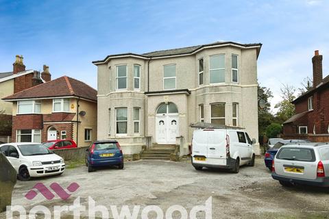 Scarisbrick New Road, Southport, PR8