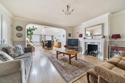 5 Cricketers Close, Hawkinge, Folkestone, CT18 7NH