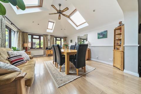 5 Cricketers Close, Hawkinge, Folkestone, CT18 7NH
