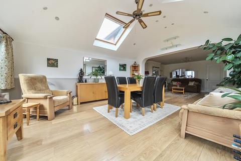 5 Cricketers Close, Hawkinge, Folkestone, CT18 7NH