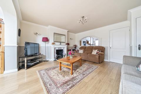 5 Cricketers Close, Hawkinge, Folkestone, CT18 7NH