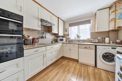 5 Cricketers Close, Hawkinge, Folkestone, CT18 7NH