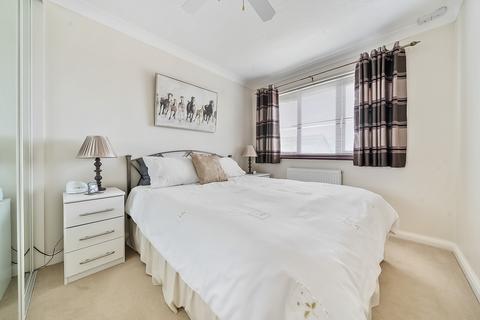 5 Cricketers Close, Hawkinge, Folkestone, CT18 7NH