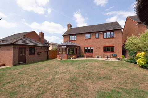 4 bedroom detached house for sale, Garner Drive, West Malling ME19