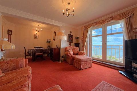 2 bedroom apartment for sale, Deepdene, The Beach, Filey