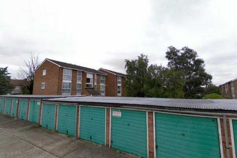 undefined, Dellow Close, Ilford IG2