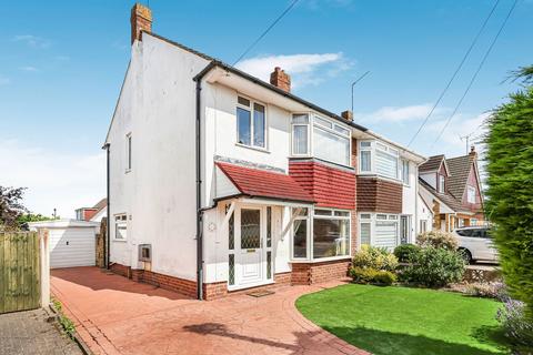 3 bedroom semi-detached house for sale, Rosefield Crescent, Tewkesbury GL20