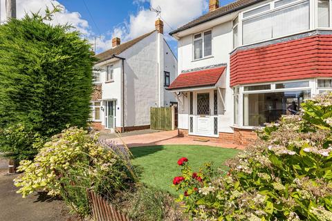 3 bedroom semi-detached house for sale, Rosefield Crescent, Tewkesbury GL20