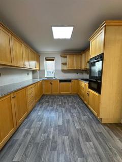 3 bedroom flat for sale, Flat , Highview House, Queens Road, London