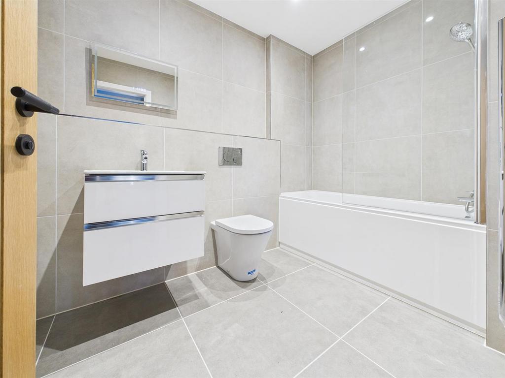 CAM02655 G0-PR0334-STILL005 alt.jpg