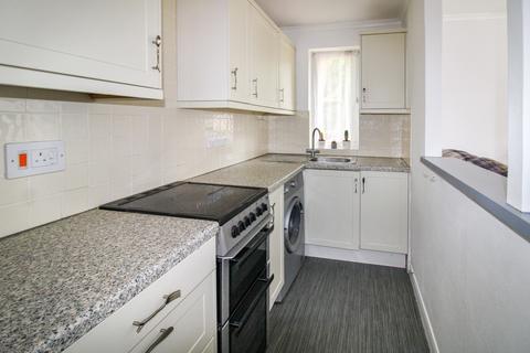 1 bedroom maisonette for sale, Vesey Close,  Farnborough , GU14