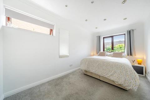 12 Schofield Gardens, Witney, OX28 1JY