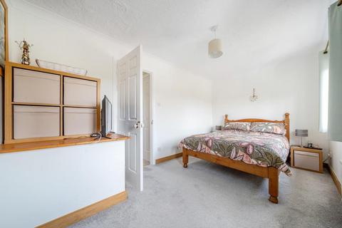 12 Schofield Gardens, Witney, OX28 1JY