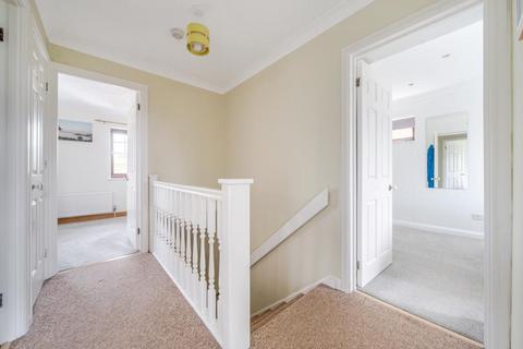 12 Schofield Gardens, Witney, OX28 1JY