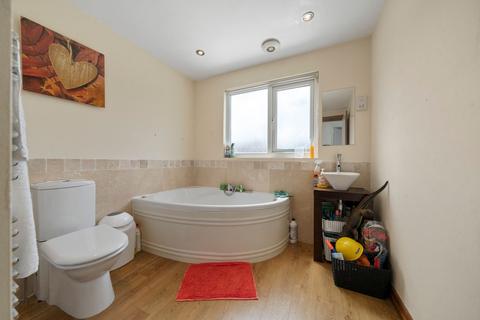 4 bedroom semi-detached bungalow for sale, Gordon Avenue, Ashton-In-Makerfield, WN4
