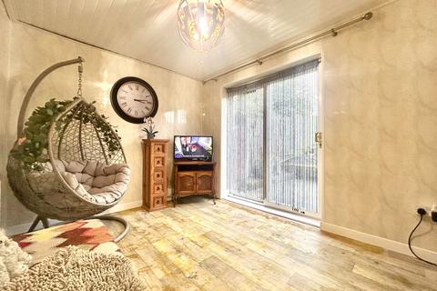 3 bedroom semi-detached house for sale, Sycamore Green, Dudley DY1