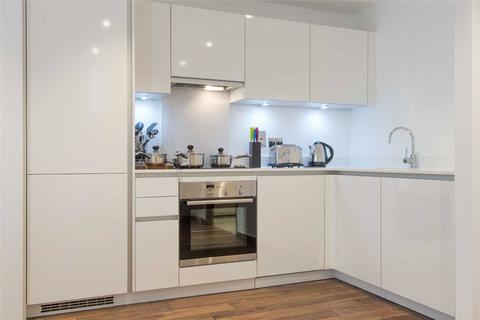 Studio to rent, Diss Street, Shoreditch, London, E2