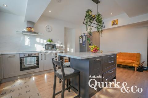 5 bedroom detached house for sale, Nevada Road, Canvey Island, SS8