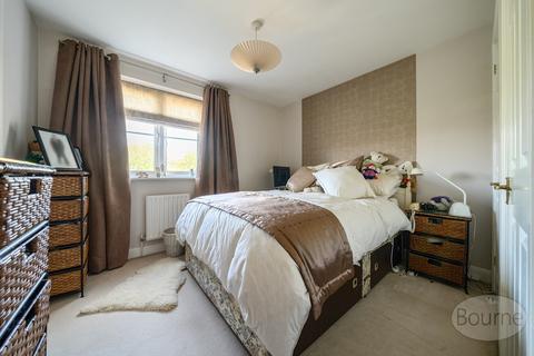 12 Lynchmere Place, Guildford, GU2 9UU