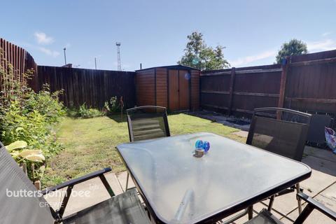 3 bedroom semi-detached house for sale, Worsdell Close, Crewe