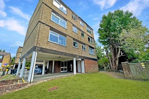 1 bedroom flat for sale, Gregories Close, Luton, Bedfordshire, LU3 1DL
