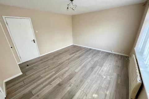 1 bedroom flat for sale, Gregories Close, Luton, Bedfordshire, LU3 1DL