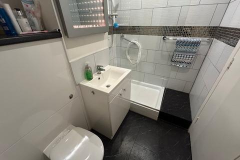 2 bedroom flat for sale, Osborne Road, Aylesdene Court Osborne Road, CV5
