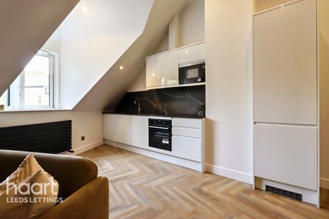 1 bedroom apartment to rent, North Lane, Leeds