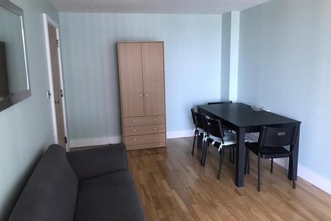 1 bedroom flat to rent, High Road, Ilford