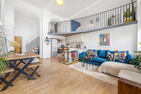 undefined, Beta Place, SW4