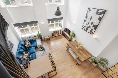 undefined, Beta Place, SW4
