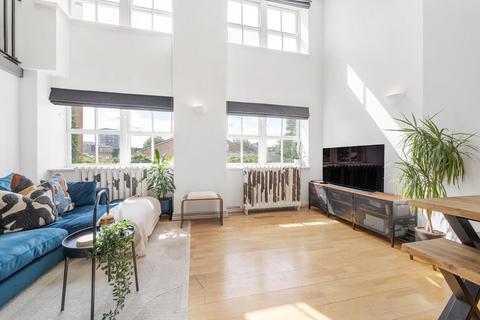 undefined, Beta Place, SW4