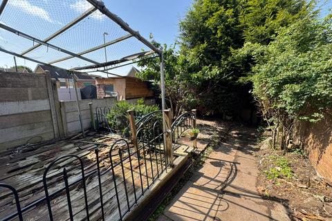3 bedroom semi-detached house for sale, Chelmar Drive, Brierley Hill DY5