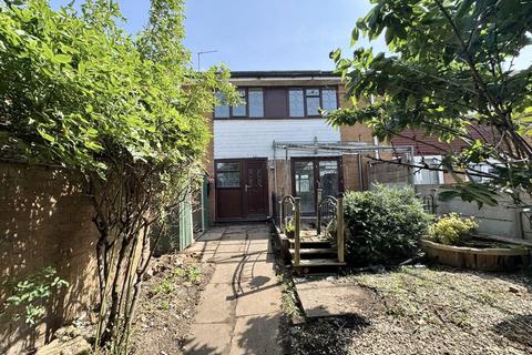 3 bedroom semi-detached house for sale, Chelmar Drive, Brierley Hill DY5