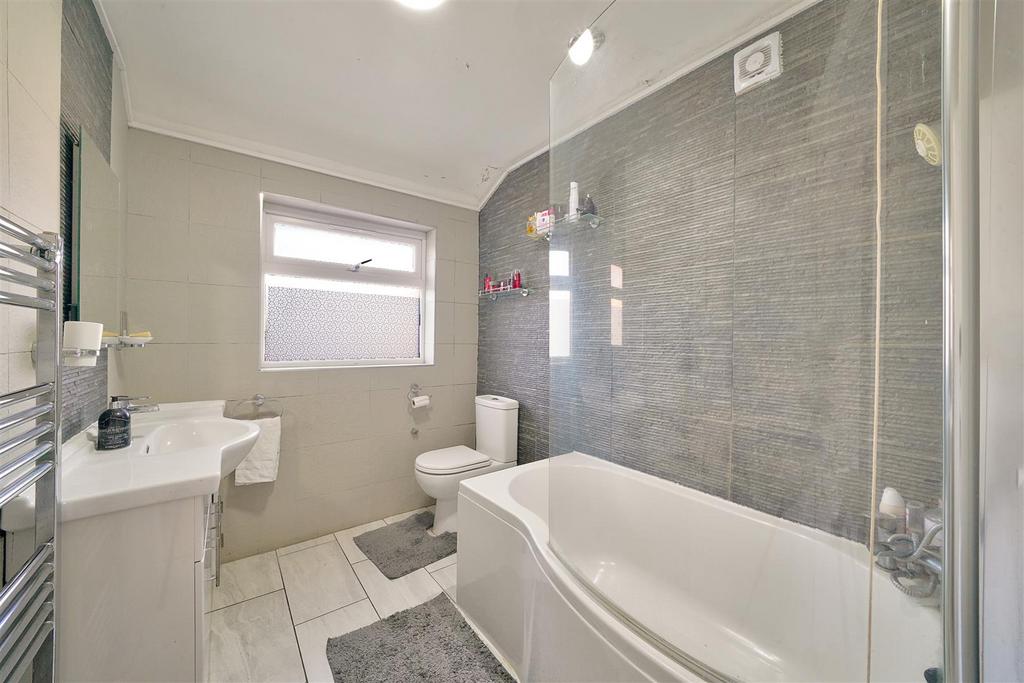 26 Northwood Gardens - bxy At XT1h8c Um Kf Ref JC.jpg