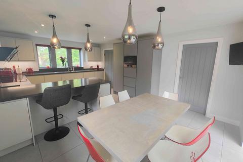 4 bedroom detached house for sale, Woodhouse Lane, Brighouse HD6