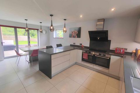 4 bedroom detached house for sale, Woodhouse Lane, Brighouse HD6