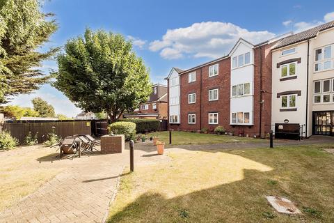 1 bedroom apartment for sale, Cunningham Close, Romford, RM6
