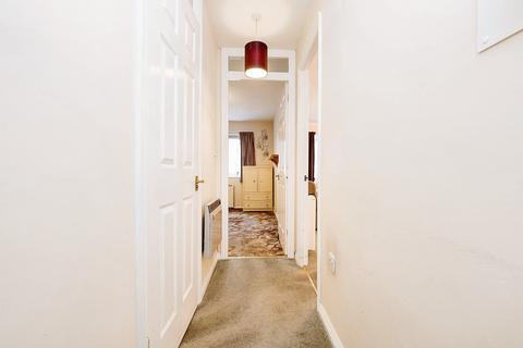 1 bedroom apartment for sale, Cunningham Close, Romford, RM6